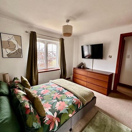 Apartment With Parking, Close To The Raigmore Hospital インヴァネス エクステリア 写真