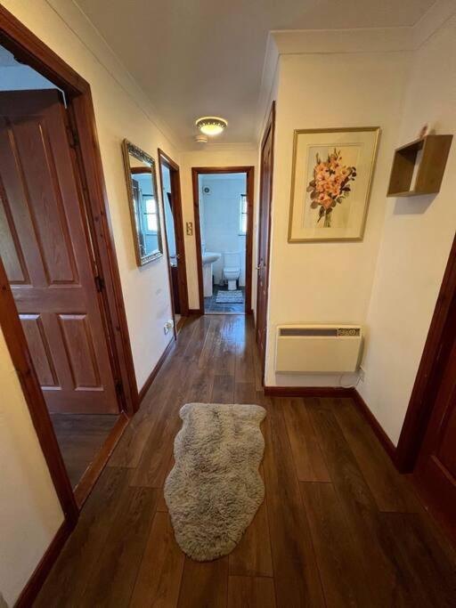 Apartment With Parking, Close To The Raigmore Hospital インヴァネス エクステリア 写真